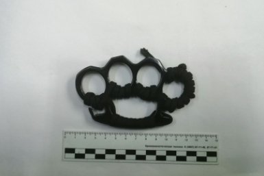 Подросток попытался пронести кастет на перрон станции Карымская