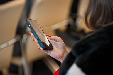 Покупка зарубежных eSIM обернется внезапной блокировкой - россиян предупредили