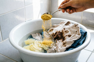 1 средство с кухни — "палач" жирных пятен: так делали наши бабушки и порошки не скупали