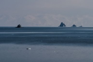 В Магадане в понедельник днём временами небольшой снег и около 0º