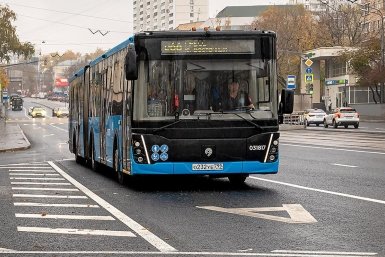 Новые выделенные полосы ввели на загруженных дорогах Москвы