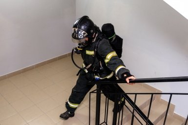 Власти Москвы активно вкладываются в обучение пожарных и спасателей