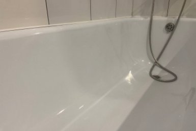 Больше не закрываю дверь после душа: 3 привычки, которые спасли мою ванную от грибка