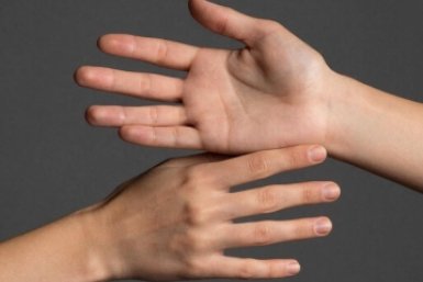 Отекшие пальцы "сдуваю" одним простым движением — первые результаты уже к 30 апреля