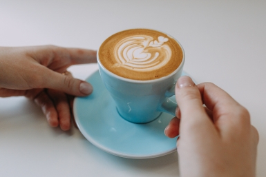 Срочно для кофеманов: доктор раскрыл, кому пора отказаться от любимого напитка навсегда