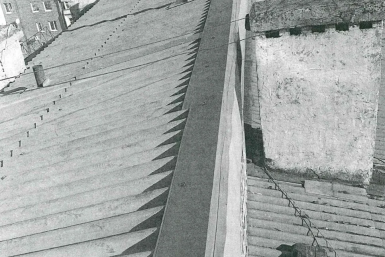 В Иркутске отремонтировали крышу МКД после вмешательства прокуратуры