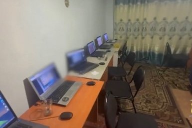 Подпольный игорный клуб с техникой и наличкой накрыли полицейские в Чите