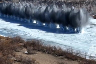 Взрыв льда Скриншот видео МЧС по Забайкалью