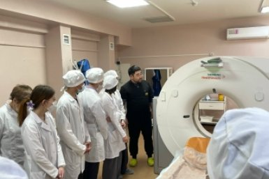 Школьники Бурятии примерили на себя профессию врача