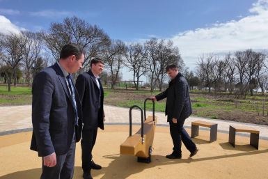 В Керчи по гарантии доработают парк Войкова и привокзальную площадь