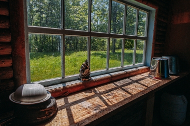 "С топором в окно": страшный случай ночью в Приморье – кадры