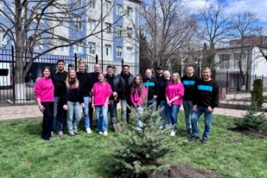 Экоподарок для ставропольцев: Т2 высадила в центре города аллею из голубых елей  пресс-служба T2