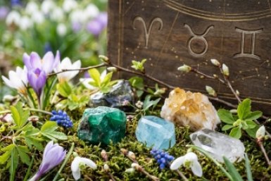 Не просто украшение, а живой щит: каким камнем ваш знак зодиака может "включить" удачу на максимум