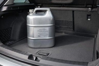 Мстительный житель Камчатки облил кислотой машину бывшей девушки