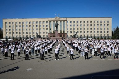 Чемпионка мира провела общегородскую зарядку для тысячи школьников в Ставрополе
