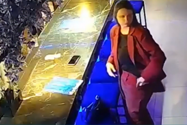 В Улан-Удэ разыскивают девушку, укравшую телефон школьницы