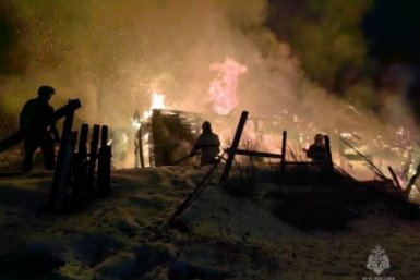 В Магадане в результате пожара в частном доме погибли два человека