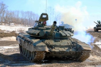 В Хабаровском крае механики-водители ВВО сдают зачёты по вождению боевых машин