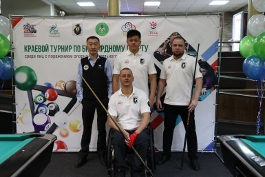 Сахалинские спортсмены на турнире по бильярду в Хабаровске пресс-служба администрации Южно-Сахалинска
