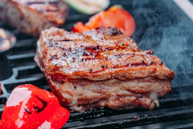 Мясо не размораживаю на столе, потому что не хочу есть кишечную палочку