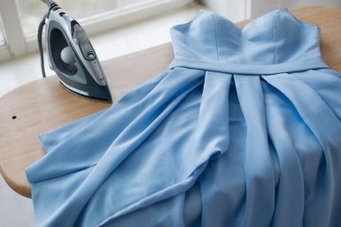 Испортила утюгом черные брюки - побежала на кухню за уксусом