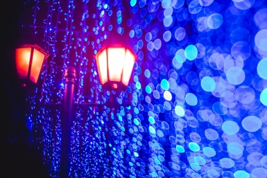 Люстра яркая, а квартира темная - почему так получается