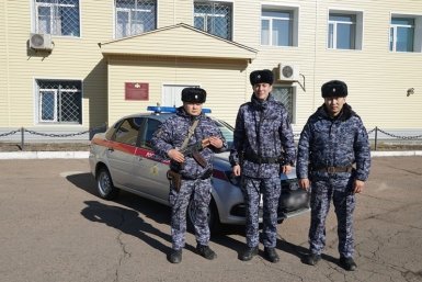 Росгвардейцы в Улан-Удэ потушили пожар у частного дома