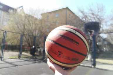 Баскетбольный мяч Кирилл Роткин, ИА IrkutskMedia