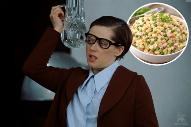 Ненормальное оливье из "Служебного романа" - а дело то всего в 1 яблоке: в СССР его готовили все