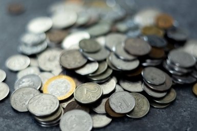 Копилки в дело: россияне могут сдать монеты любого номинала