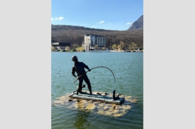 В Железноводске памятнику рыбаку вернули украденную вандалами удочку