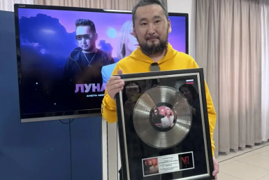 Бурятский продюсер получил Платиновый диск за 25 млн прослушиваний