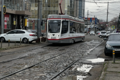 В Краснодаре на Пасху запустят дежурные трамваи и автобусы