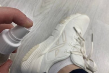 Даже дешевая обувь не пропускает воду - беру 1 средство из косметички