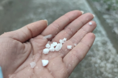 Штормовое предупреждение из-за ветра и ливней с градом объявили на Ставрополье