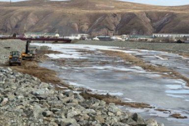 Дамба в посёлке Чернышевск пресс-служба Росводресурсов