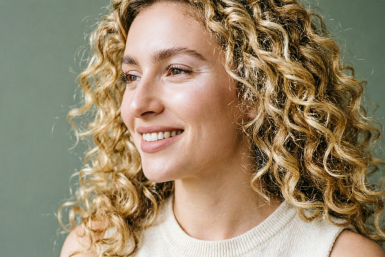 3 оттенка волос — делают прическу визуально гуще и объемнее: хитрость испанского стилиста