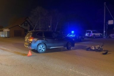 15-летнего мотоциклиста сбил автомобиль в Уссурийске