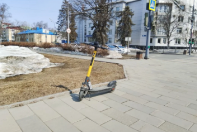 В Южно-Сахалинске открыли сезон СИМ: 22 сквера под запретом, скорость до 20 км/ч и штрафы ИА SakhalinMedia