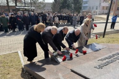 В Хабаровске почтили память жертв фашистских лагерей Пресс-служба министерства социальной защиты Хабаровского края