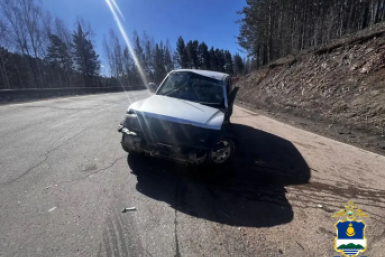 В Бурятии в столкновении внедорожника и грузовика пострадал пассажир