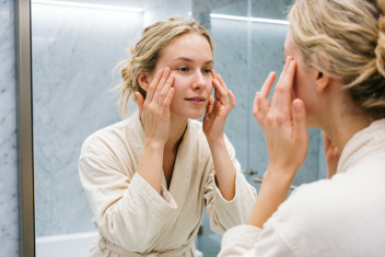 Разгон лимфы для сонь: всего 2 минуты у зеркала — и лицо свежее, а мешки под глазами тают