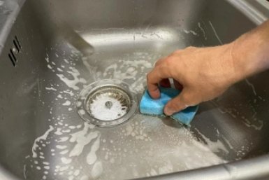 Всего 2 ложки, и недельный засор растворяется - вантуз смело выбрасываем