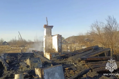 Двое мужчин погибли при пожаре в Зиминском районе