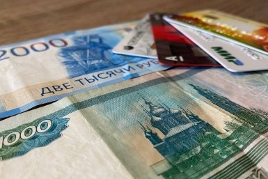 Всего 20 лет стажа — и пенсия начнет "литься" на карту: кому так крупно повезет