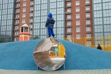 Точечная застройка, высотка, дом, жилье, квартира, окна, детская площадка, дети Юлия Матреницкая, ИА AmurMedia.ru
