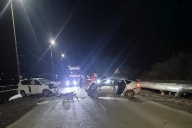 Пьяная автолюбительница с тремя детьми в салоне устроила лобовое столкновение на трассе в Приморье