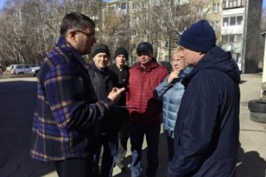 Благоустройство избирательного округа №34 депутат думы Иркутска обсудил с администрацией