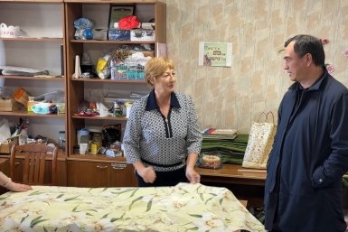 Активистка ТОС Наталья Громова и Сергей Тэн Пресс-служба ИРО ЕР