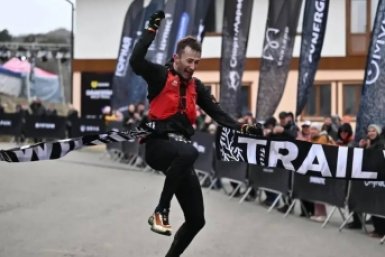 Забайкалец пробежал почти 100 км за 12,5 часов и выиграл ультратрейл в Дагестане